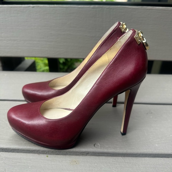 Maroon Michael Kors leather platform pumps - Picture 6 of 8